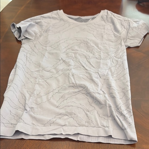 Athleta Gray Short Sleeve Tee for Everyday Comfort - Picture 1 of 2